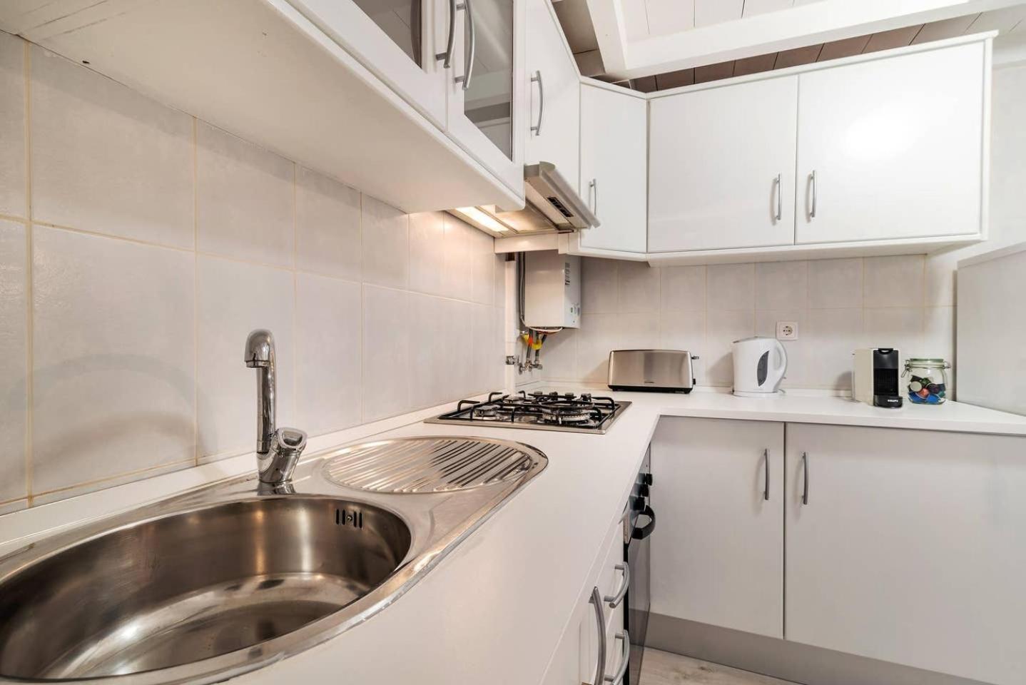Duplex Lx Factory 2 Bedroom - Patio - Free Parking * Lisbon