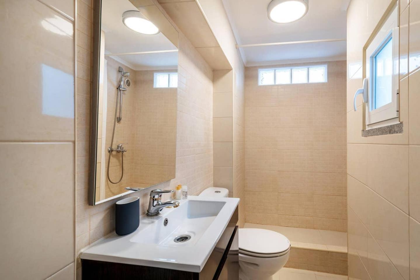 Duplex Lx Factory 2 Bedroom - Patio - Free Parking Lisbon
