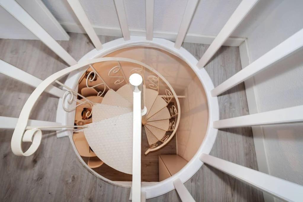 Duplex Lx Factory 2 Bedroom - Patio - Free Parking Apartment Lisbon